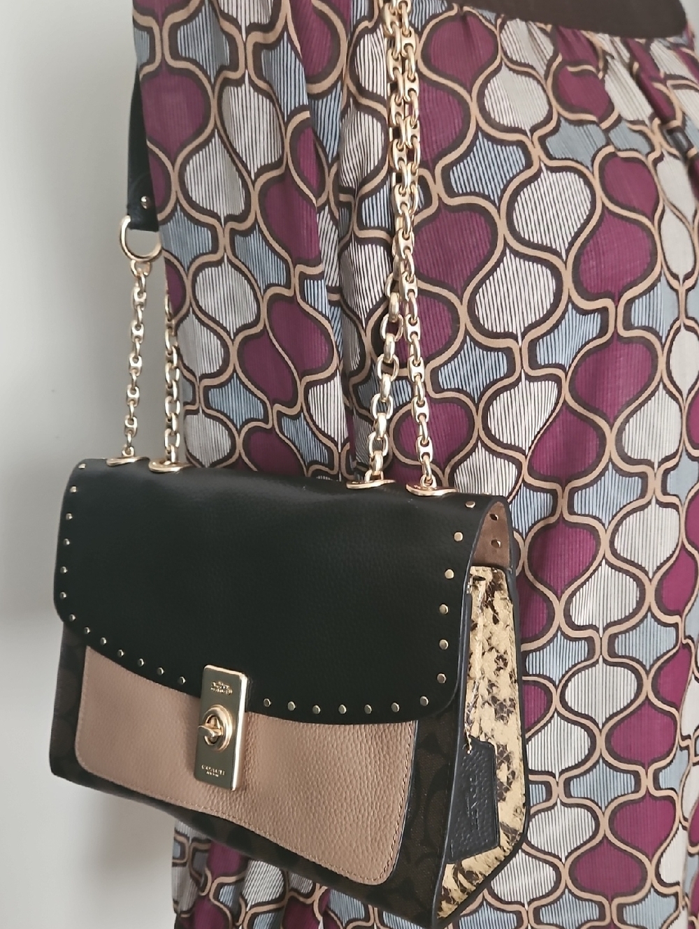 Coach Lane Leather Chain Shoulder Bag.